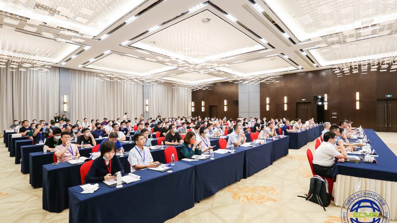 在选择塑料原料品牌时，应关注以下方面：